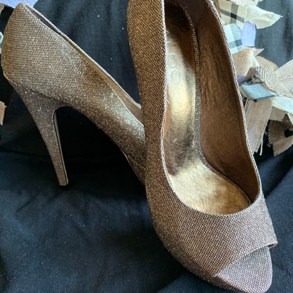 Aldo peep toe pumps